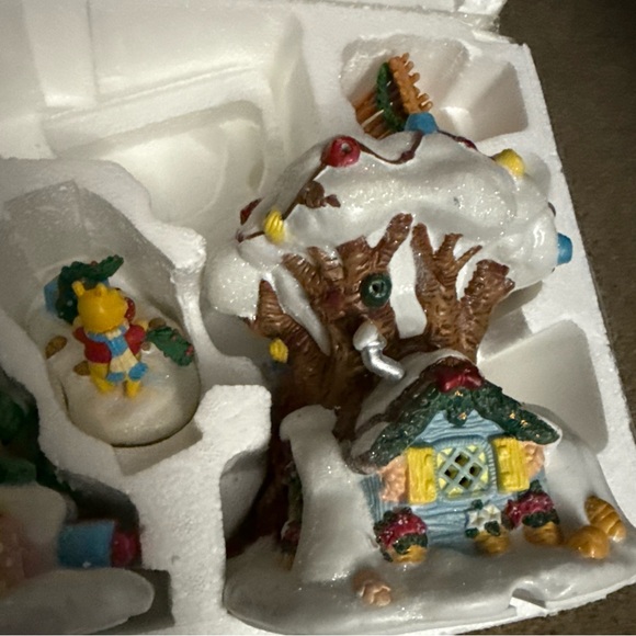 Disney Festive Winter Wonderland Figurines - Picture 4 of 8